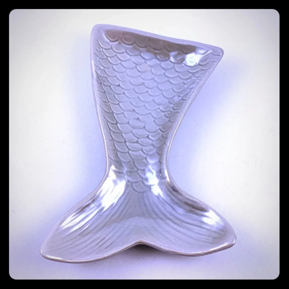 Pearlized Ceramic Mermaid Tail Spoon Rest - Picture 5 of 5